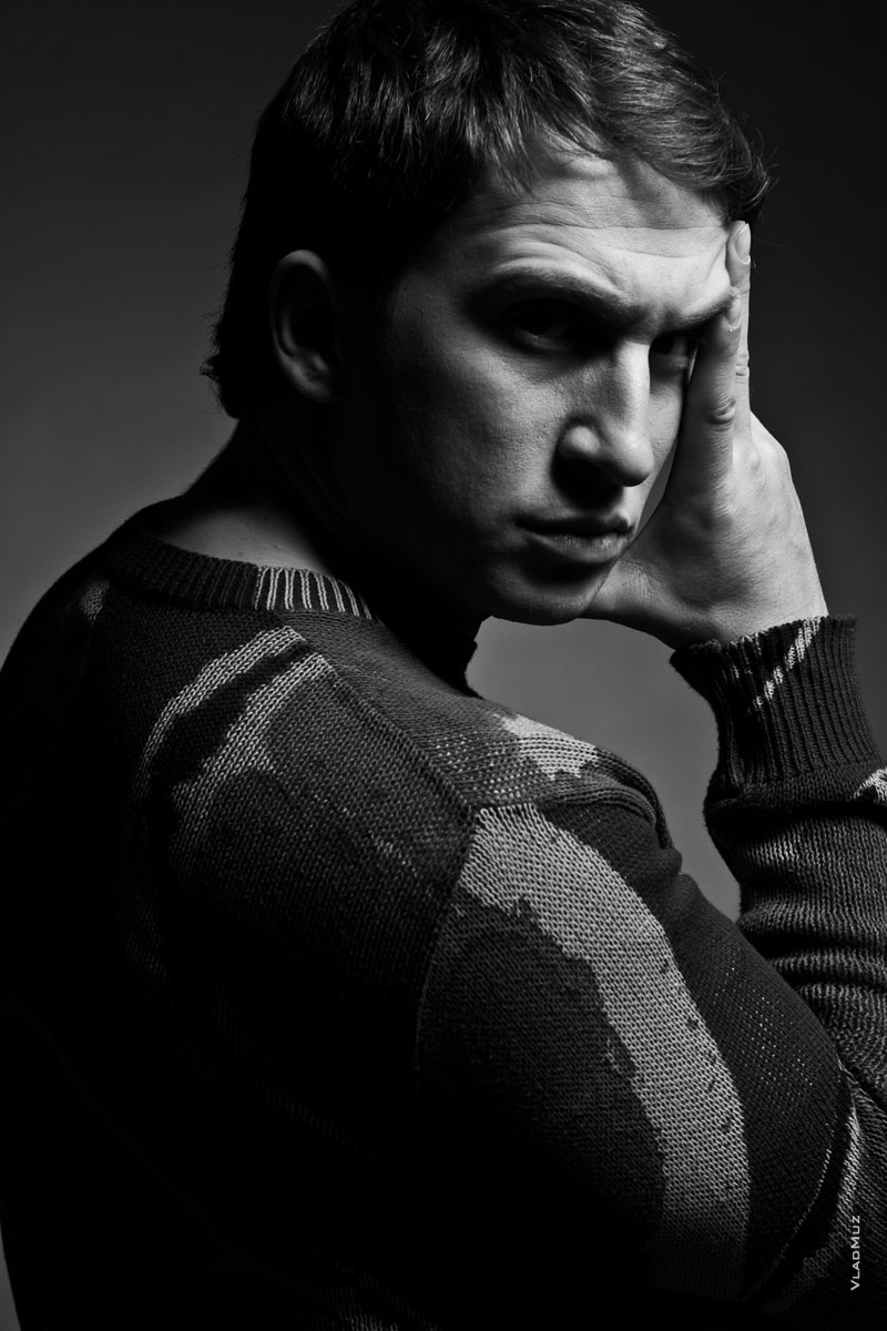 # 03 Оскар Кучера. Мужской фотопортрет с высоким контрастом и жестким светом